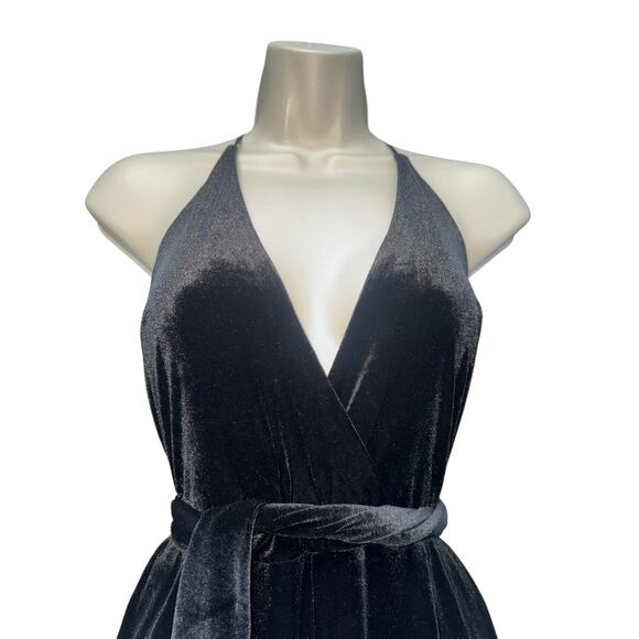 Express black velour spaghetti strap crop leg jumpsuit size 6 - Picture 6 of 6